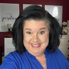 I wish I could tell this girl that you're going to go through the hardest  few years of your life, but you will come out a WARRIOR 💪🏼🫶🏼  #singlemoms #divorce #hardtimes #warriormindset