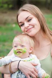 Kyra Lawrence's Instagram, Twitter & Facebook