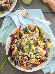 15 Seriously Filling Salads For Lunch And Dinner Big Salad Recipes Delicious Salads Salad Recipes