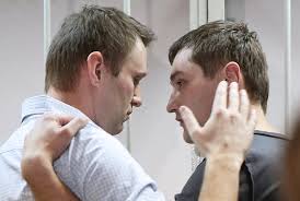 Так называемое «дело ив роше» против алексея и олега навальных по факту мошенничества и легализации денежных средств, полученных преступным путём, было заведено 14 декабря. Prigovor Po Delu Iv Roshe Brat Sel Za Brata