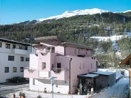 This property comprises of 2 bedrooms, 1 bathroom and a kitchen. Solden Pensionen Zimmer Unterkunfte Ab 29 65