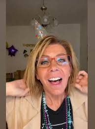 Absolutely adorable, I love the birthday hat 🎂