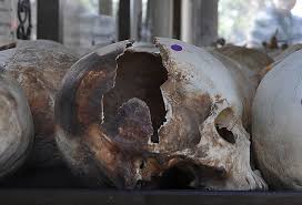 De ville myrde ca 1⁄5 av sine egne innbyggere i en gal etter fallet av khmer imperiet, kambodsja kom under kontroll av nabo tai og vietnamesiske riker. Rode Khmer