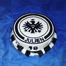 Diskussionen, tipps und infos zu reisen, sprachen, menschen, visa, kultur oder für nette bekanntschaften in der ukraine Eintracht Frankfurt Torte Eintracht Frankfurt Geburtstagstorte Fondant Torten