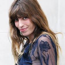 Elle a les cheveux longs. How To Get French Girl Hair
