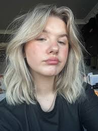 Hey! 😊 I've just today moved to the GC! I have full barista experience,  trained in coffee art and have excellent allergen awareness I am also open  to other jobs in the