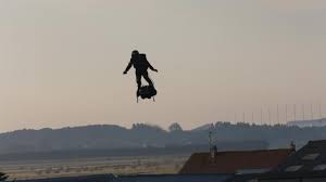 Maybe you would like to learn more about one of these? Pari Reussi Pour L Homme Volant Franky Zapata A Traverse La Manche En Flyboard