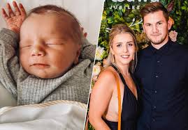 Laura Lieckens uit 'Blind getrouwd' verwelkomt zoontje: “Wat zien we je  ongelooflijk graag”