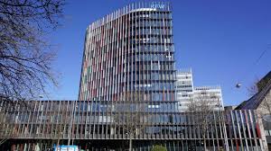 Die kfw ist die größte förderbank in deutschland und entsprechend auch bundesweit tätig. Wirecard Staatsbank Verliess Sich Auf Bafin Und Verlor Viel Geld Wirtschaft Sz De