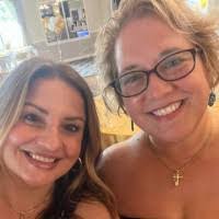 Anna Murdock's Instagram, Twitter & Facebook