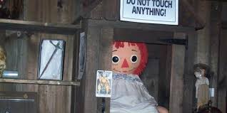 Ini Boneka Annabelle Asli Berikut Kisah Seram Yang Dibawanya Merdeka Com