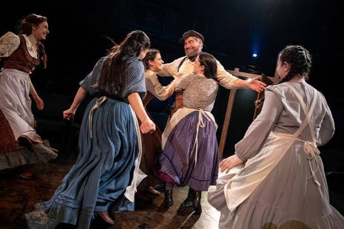 Fiddler on the Roof' Wrestles With Tradition, Change at Signature Theatre -  Washington Jewish Week