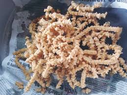 Kamu hanya perlu memadukan dengan beberapa bahan pendukung untuk mengolahnya. Resepi Murukku Segar Dari Dapur Iluminasi