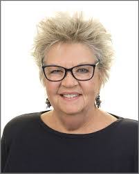 Joan Goodfellow's Instagram, Twitter & Facebook