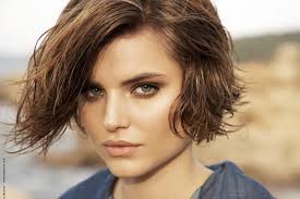 Carre plongeant long degrade avec frange coiffures. Carre Plongeant Long Court Degrade Et Si On Osait