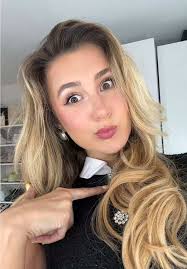 Carly Lawrence (@carlylawrence)’s videos with original sound