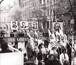 Przejdź do nawigacji przejdź do wyszukiwania. 1 Maja Swieto Pracy W Haslach Starych I Nowych Zdjecia Dziennikzachodni Pl