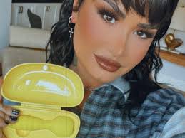 Shop Demi Lovato Sex Toy Deal: Demi Wand Vibrator Review, Discount