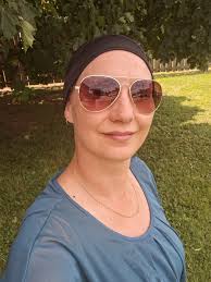 Happy Wednesday! It's a beautiful sunny day today after a crazy storm we  had last night in Toronto. Bit chilly, had to wear my winter coat so I'm  praying for some heat