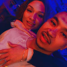 People trying the Awesome Lift, say it's Awesome! No more climbing those  boat ladders. For boats or docks, Great for people with all kinds of  limitations or just want to be safe