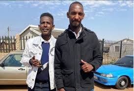 Bruce bvuma (born 15 may 1995) is a south african soccer player who plays as a goalkeeper for south african club kaizer chiefs. Vmu Mhyeeihvzm