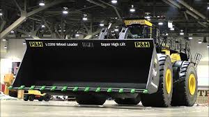 The Biggest Heavy Equipment In The World So I Love The Film Heavy Equipment Heavy Machinery Earth Moving Equipment