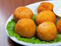 Lait Entier Fromage Poivre Sel Muscade Farine Beurre Jaune D Oeuf Creme Fraiche Farine Blanc D Oeuf Hu Recettes De Cuisine Croquette Fromage Recette