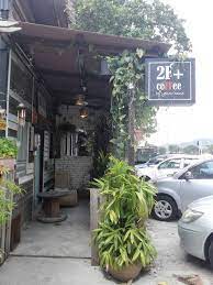 cony in blogging 2f coffee by yellow house penang 槟城美食 yellow houses house penang