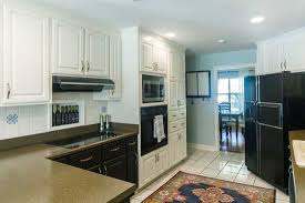 Kitchen ideas with black appliances and oak cabinets provide simple yet effective references in how to design kitchen with oak cabinets and black appliances very significantly. 15 Kitchens With Black Appliances Photo Inspiration Home Decor Bliss
