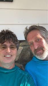 David Hettick's Instagram, Twitter & Facebook