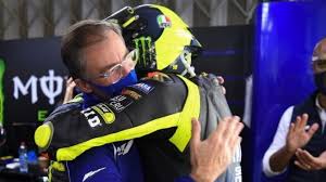 Hello health group tidak menyediakan saran. Masuk Telinga Kanan Keluar Telinga Kiri Mekanik Yamaha Jadi Sorotan Rossi