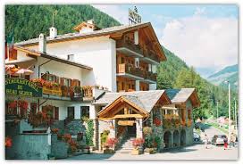 L'hotel beau sejour di etroubles è situato in una posizione strategica per raggiungere il gran san bernardo e la svizzera. Hotel Beau Sejour Prices Reviews Etroubles Italy Tripadvisor