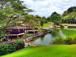 Pekan ini terletak di pulau borneo dan meliputi kawasan seluas 129.5 kilometer persegi. Top 10 Places To Visit In Sibu Sarawak Kamek Miak Sarawak Sarawak News
