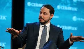 | berat albayrak 2002 ila 2006 yılları arasında çalık holding'in amerika birleşik devletleri ofisinde finans direktörlüğü görevini yaptı. Turkiye Gazetesi Foto Galeri Bakan Berat Albayrak Ilk Mesaji Verdi Ilk Duragi Belli Oldu Berat Albayrak Kimdir Kac Yasinda Nereli