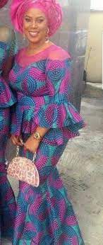 La fin de la saison 2021 approche. 57 Idees De Modele Jupe Pagne Africain En 2021 Modele Jupe Pagne Africain Mode Africaine Tenue Africaine