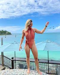 Malia White - Free pics, galleries & more at Babepedia