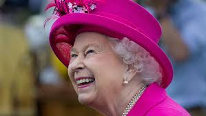 Visit our royal blog ↙️ #thequeen www.thebritishmonarchy.co.uk. Britanskaya Koroleva Elizaveta Ii Vypustila Dzhin Sobstvennoj Marki Gazeta Ru