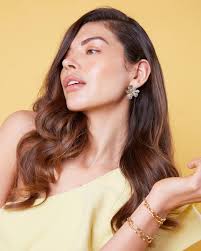 Happiness is wearing jewelry 💛 #lupinlime Discover your new favorites  lupinlime.com 🤩 #goldsmiths #latinamerica #southamerica #jewelry  #jewelrydesign #jewelrydesigner #jewelryaddict #latinamerica #amsterdam