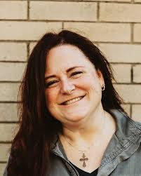 Amy Farrey's Instagram, Twitter & Facebook