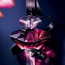 Lancome La Nuit Tresor A La Folie Eau De Parfum La Nuit Tresor A La Folie Eau De Parfum Feminino Uma Releitura Ainda Mais Intensa E Mar Perfumes Importados Femininos Perfumes Importados Colecao De Perfumes