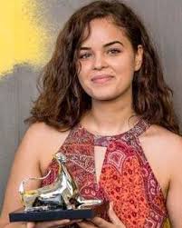 De ziua iei 🇷🇴, vă urez să aveți pe masă mâncare cu gust bun, după rețeta bunicii, și să ascultați o doină. Andra Guti Unifrance