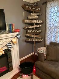 Deco Chambre Theme Cinema 2021 En 2020 Deco Harry Potter Idee Deco Harry Potter Decoration Harry Potter