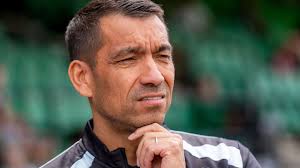 Van Bronckhorst vol vertrouwen over aanstaande competitiestart: "Jongens zijn er klaar voor"