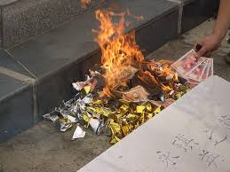 China has a very long tradition of using coins. Why Do The Chinese Burn Fake Money At Funerals