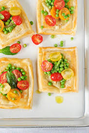 Artichoke And Feta Tarts With Tomato Salad Kitchen Confidante Vegitarian Recipes Recipes Food