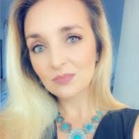 Amanda Kingston's Instagram, Twitter & Facebook