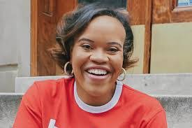 Stacy Lynch's Instagram, Twitter & Facebook