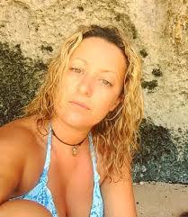 Elizabeth Croft's Instagram, Twitter & Facebook