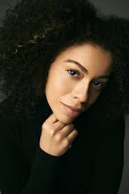 ABOUT — GABRIELA SIMONÉ G.