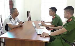 Khám xét nơi ở, bắt 'công an' Vũ Anh Tuấn